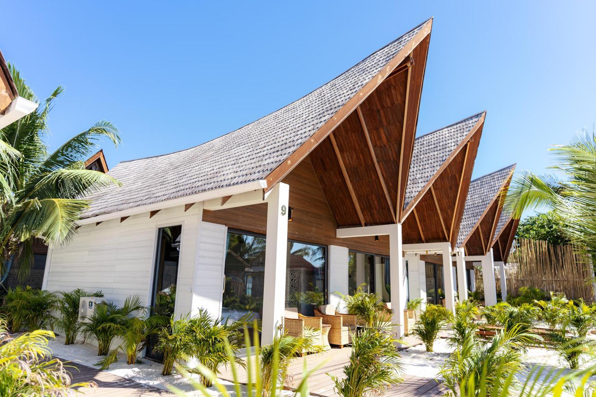Golden Beach Resort Sok San Village Exteriör bild