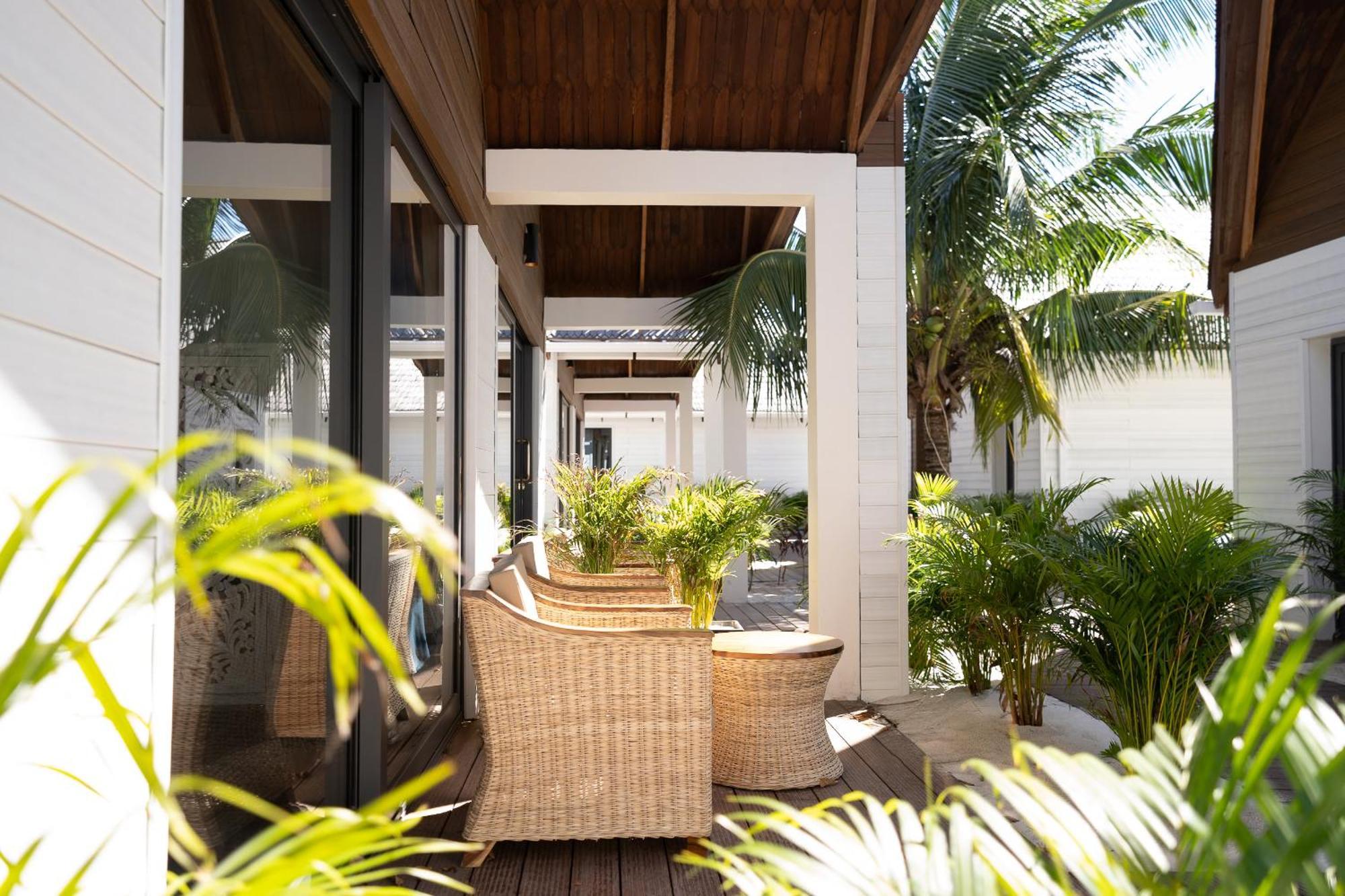 Golden Beach Resort Sok San Village Exteriör bild