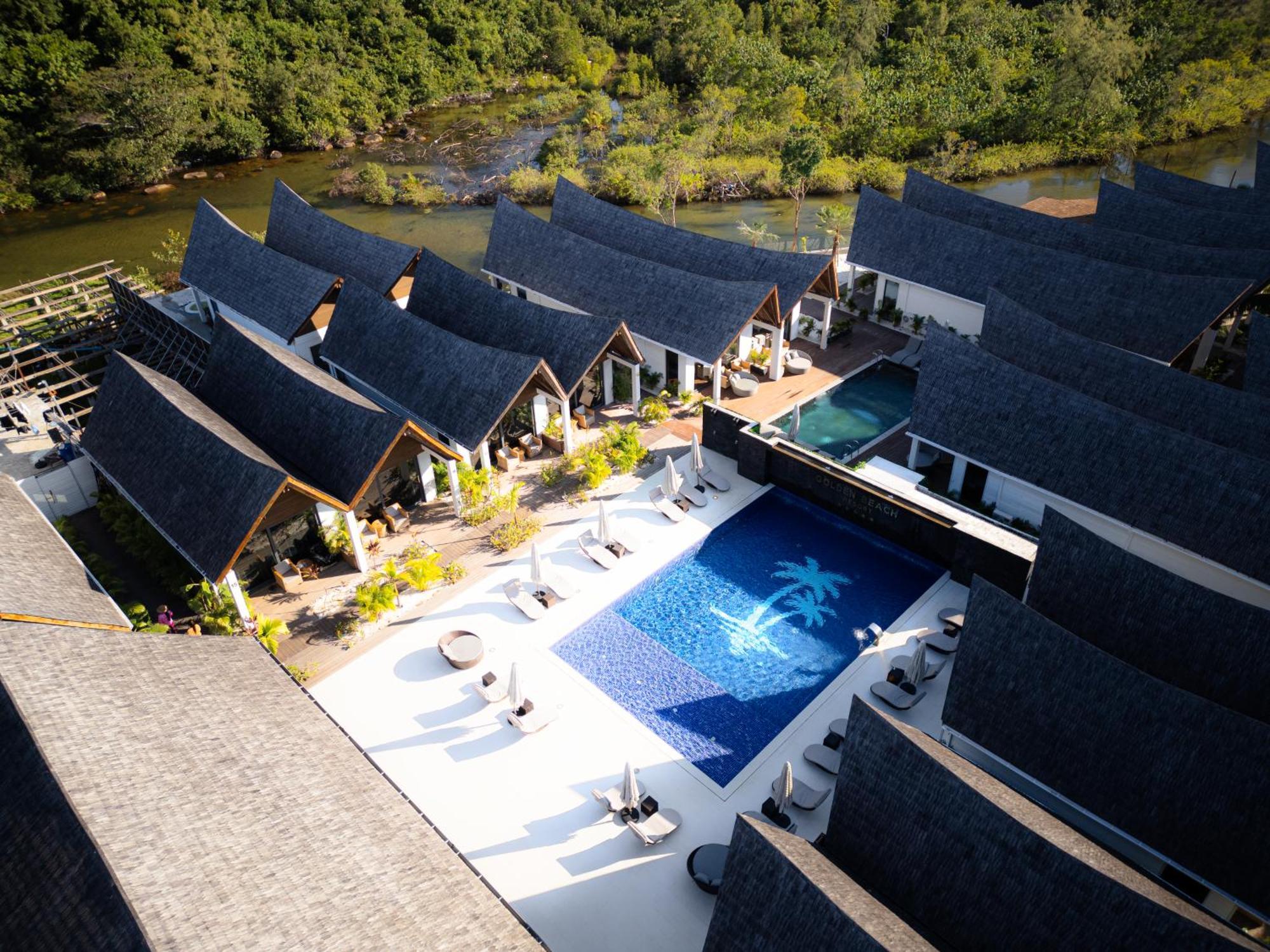 Golden Beach Resort Sok San Village Exteriör bild