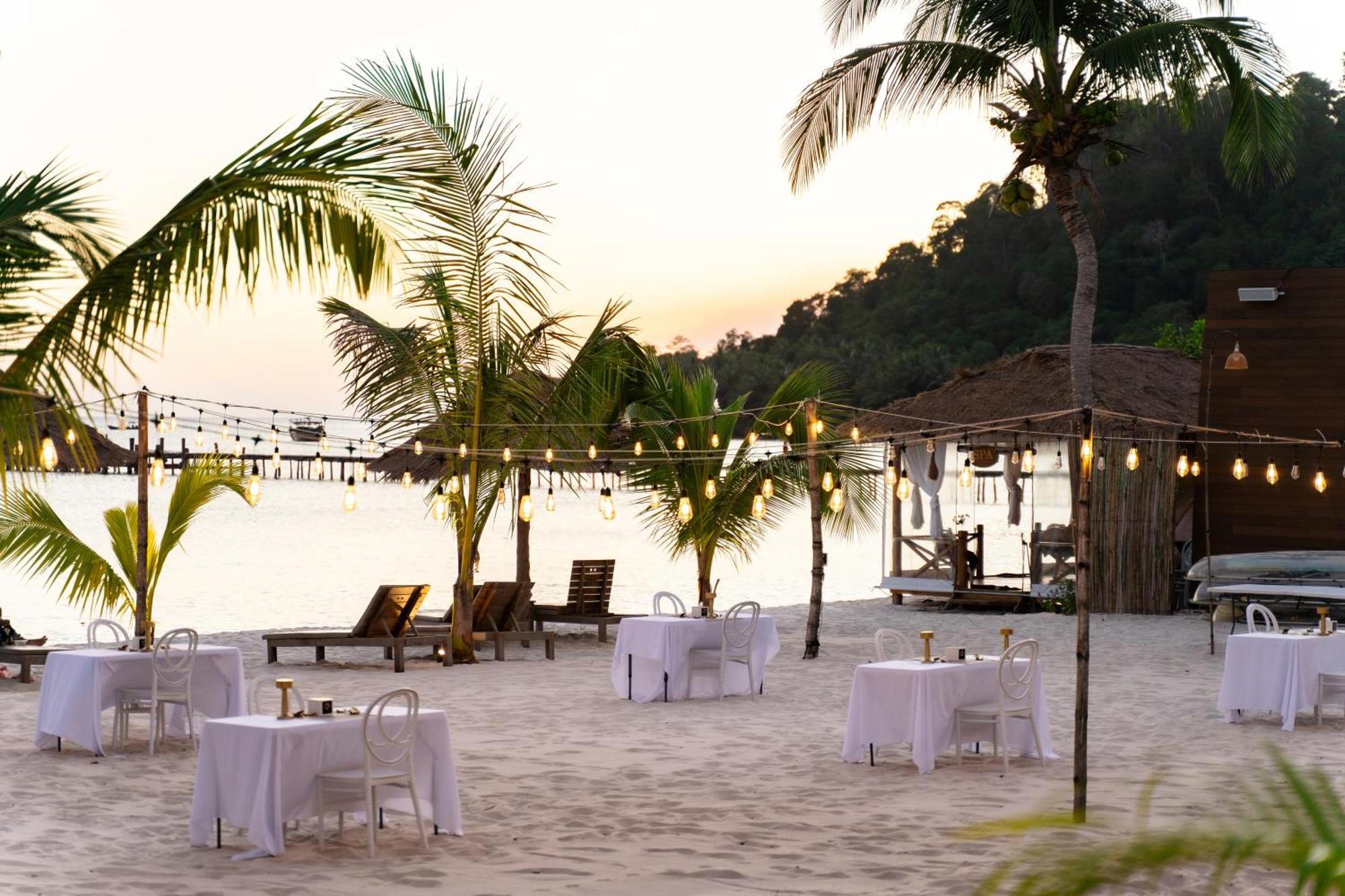 Golden Beach Resort Sok San Village Exteriör bild