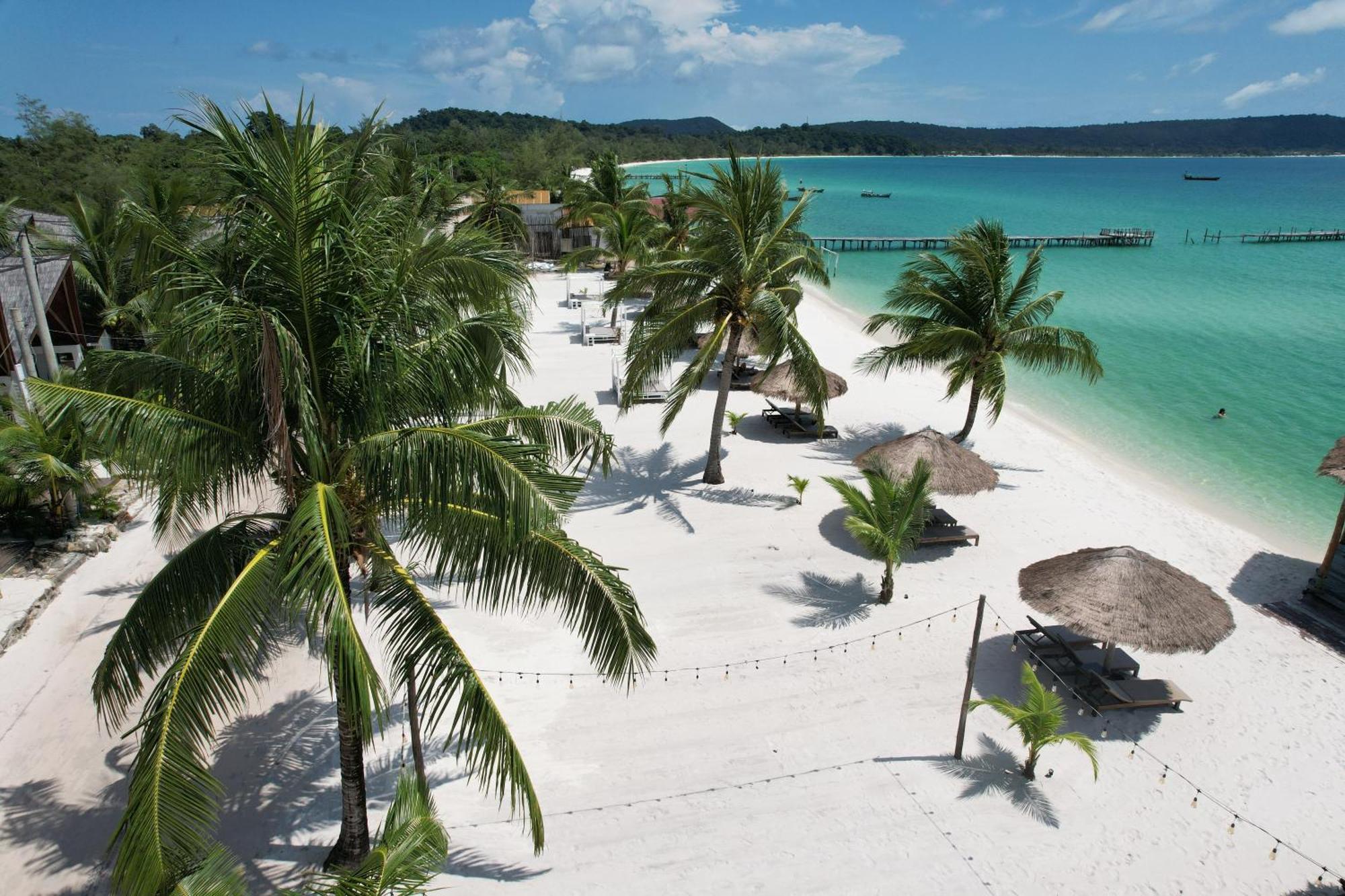 Golden Beach Resort Sok San Village Exteriör bild
