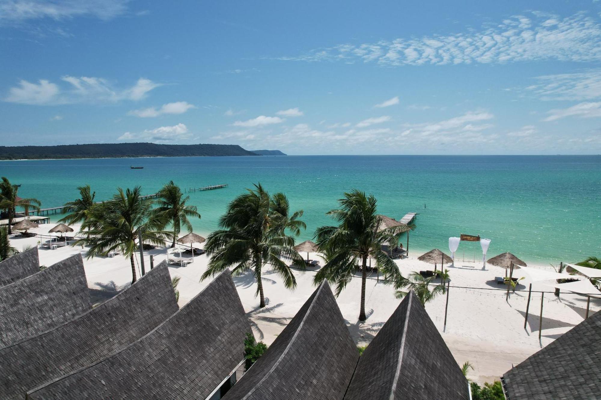 Golden Beach Resort Sok San Village Exteriör bild